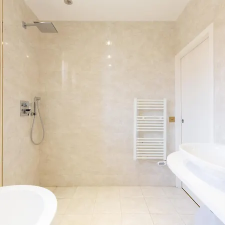 Darxia -cannes Vieux Port 戛纳