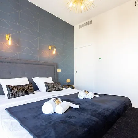 Darxia -cannes Vieux Port * Канны