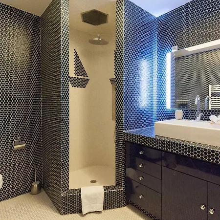 Darxia -cannes Vieux Port *